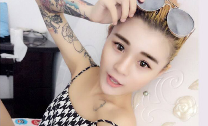 李耐阅王骁接吻照片