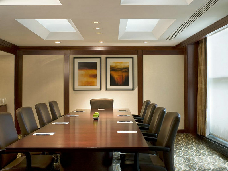 为什么月球只有一面对着地球 为什么月球只有