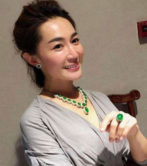 关晓彤个人资料简历华晨宇