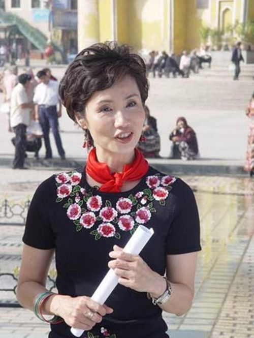 徐少华第二任老婆 徐少华穿旧袈裟演出 舞台