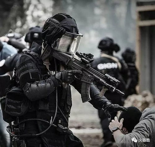 姜文姜武长的一模一样 老照片:姜文姜武神似 姜文姜武长的一模一样 老照片:姜文姜武神似